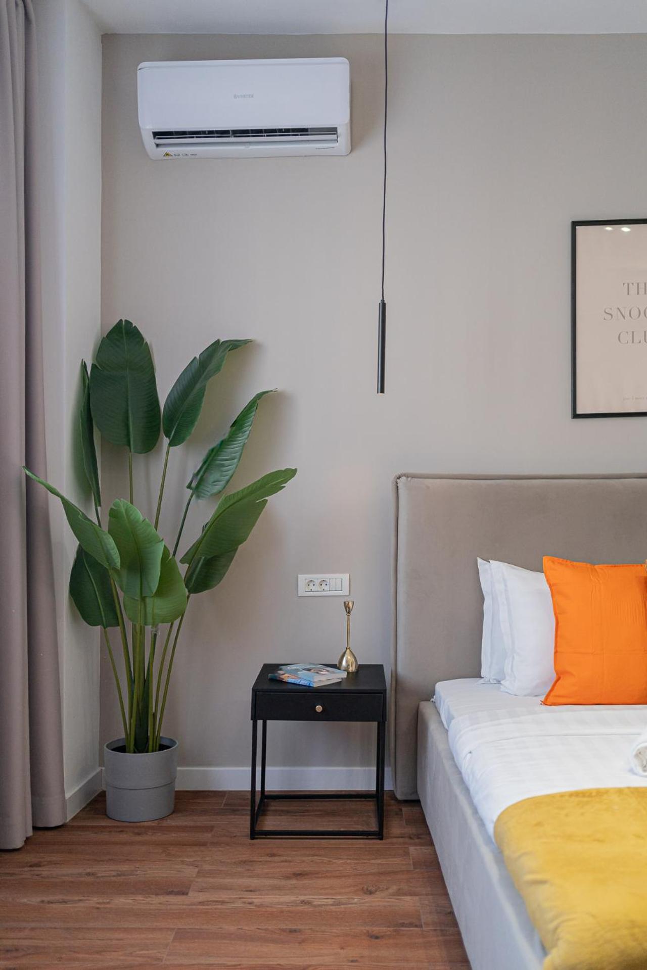 Modern & Spacious 2br - Steps To Cismigiu Gardens