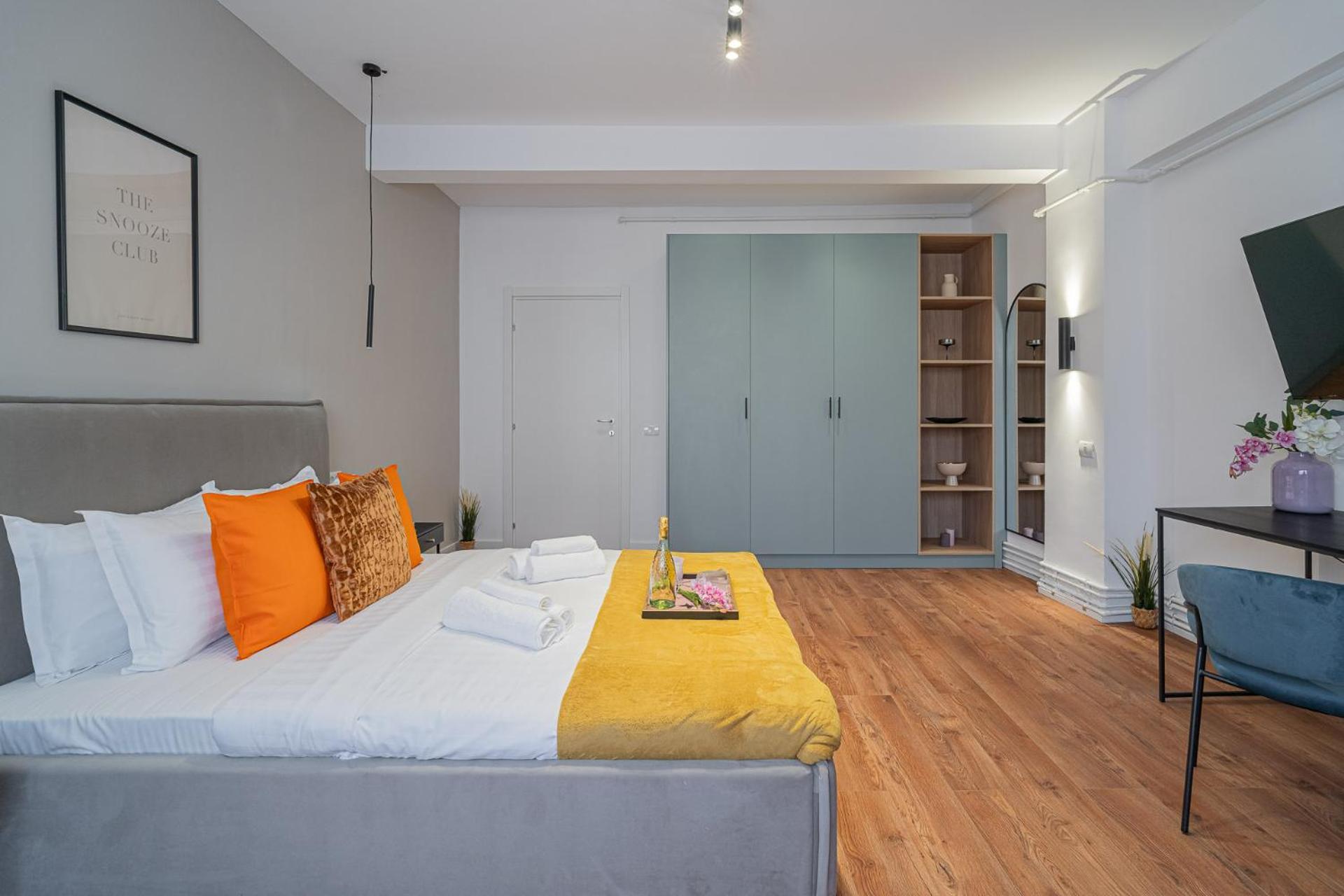 Modern & Spacious 2br - Steps To Cismigiu Gardens *